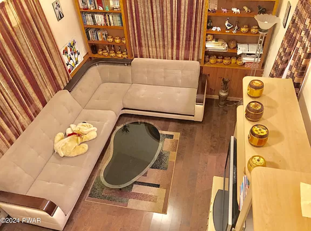 4 Bedrooms Bedrooms, ,3 BathroomsBathrooms,Villa,For Sale,1015