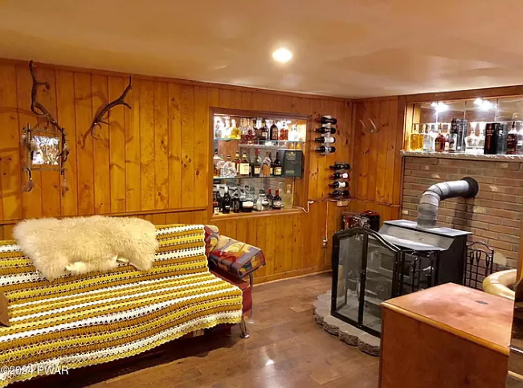 4 Bedrooms Bedrooms, ,3 BathroomsBathrooms,Villa,For Sale,1015